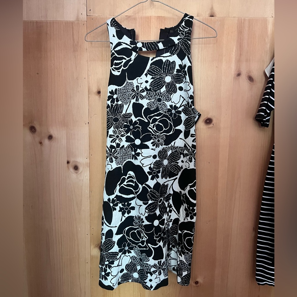 NWOT Zara bodycon floral dress with cut outs
